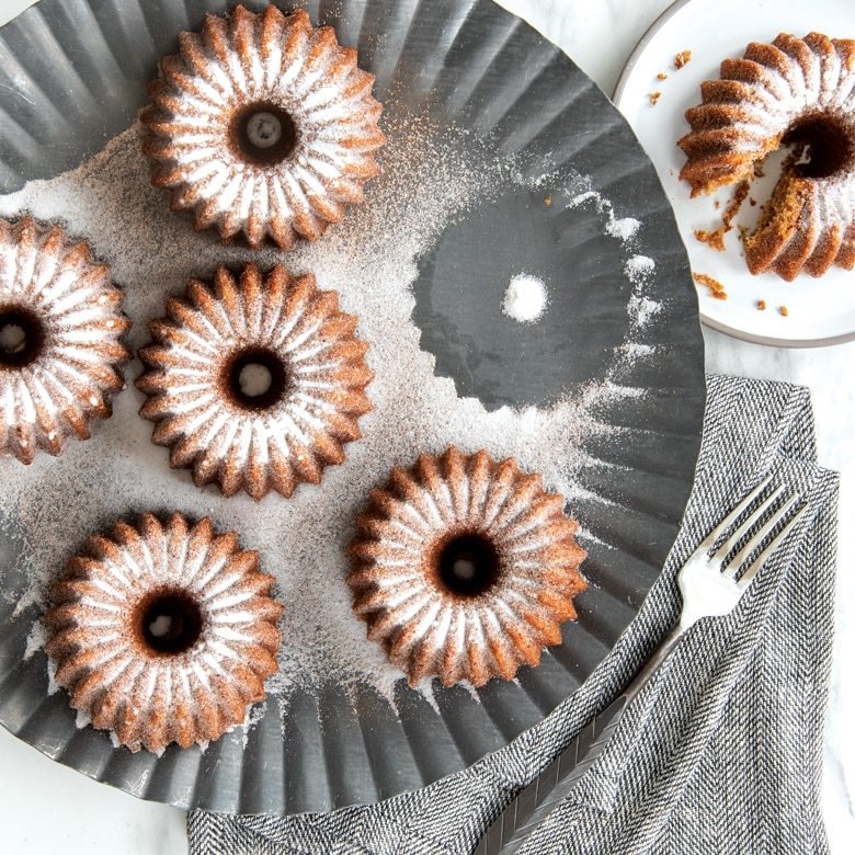 Nordic Ware Brilliance Bundtlette Pan 6 Cavities - Image 4